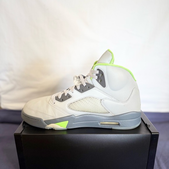 AUTHENTIC Jordan 5 Retro Green Bean size 12 DM9014-003 2022 PRE-OWNED - Picture 6 of 8
